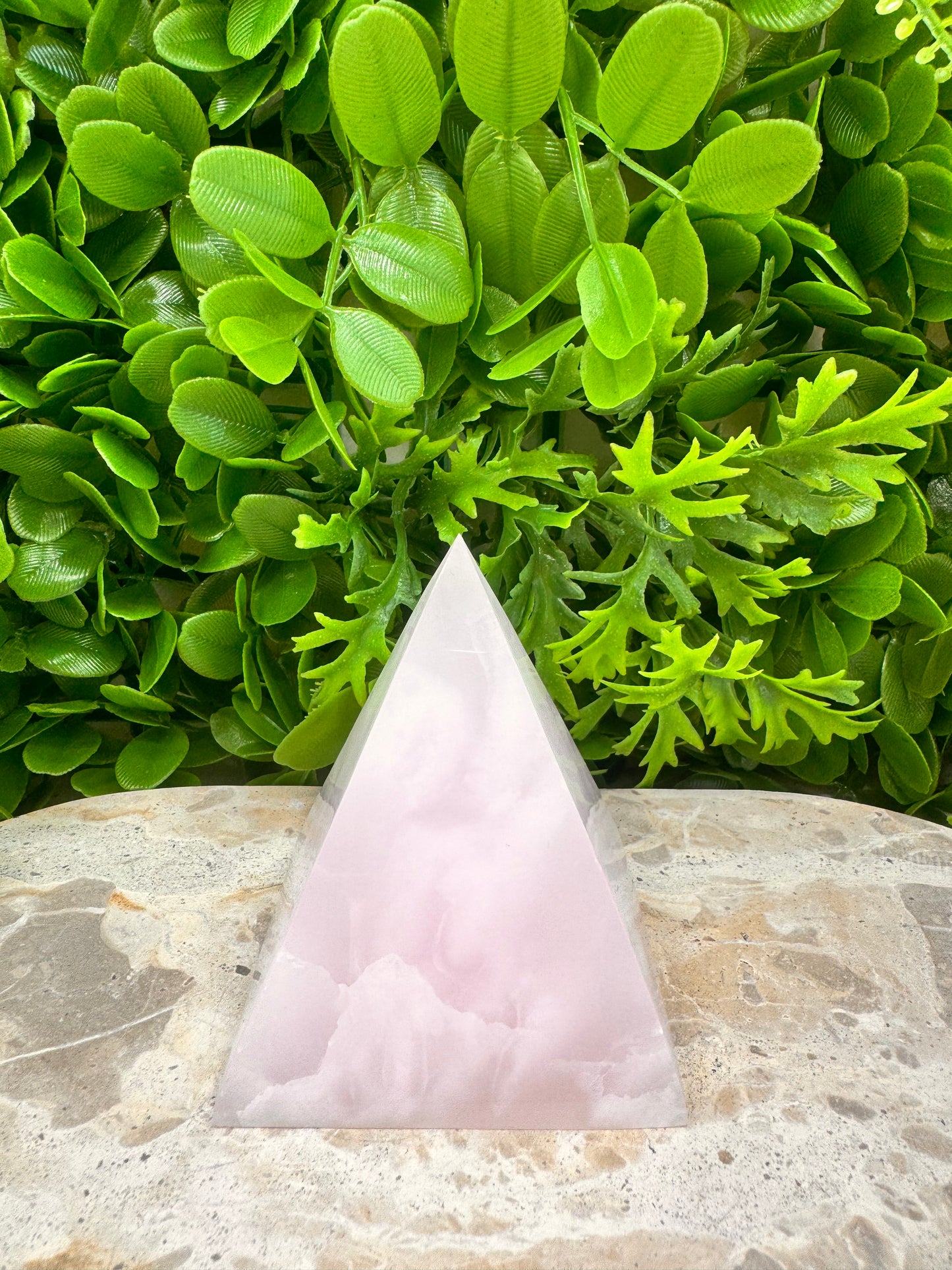 Pink Mangano Pyramid 394g
