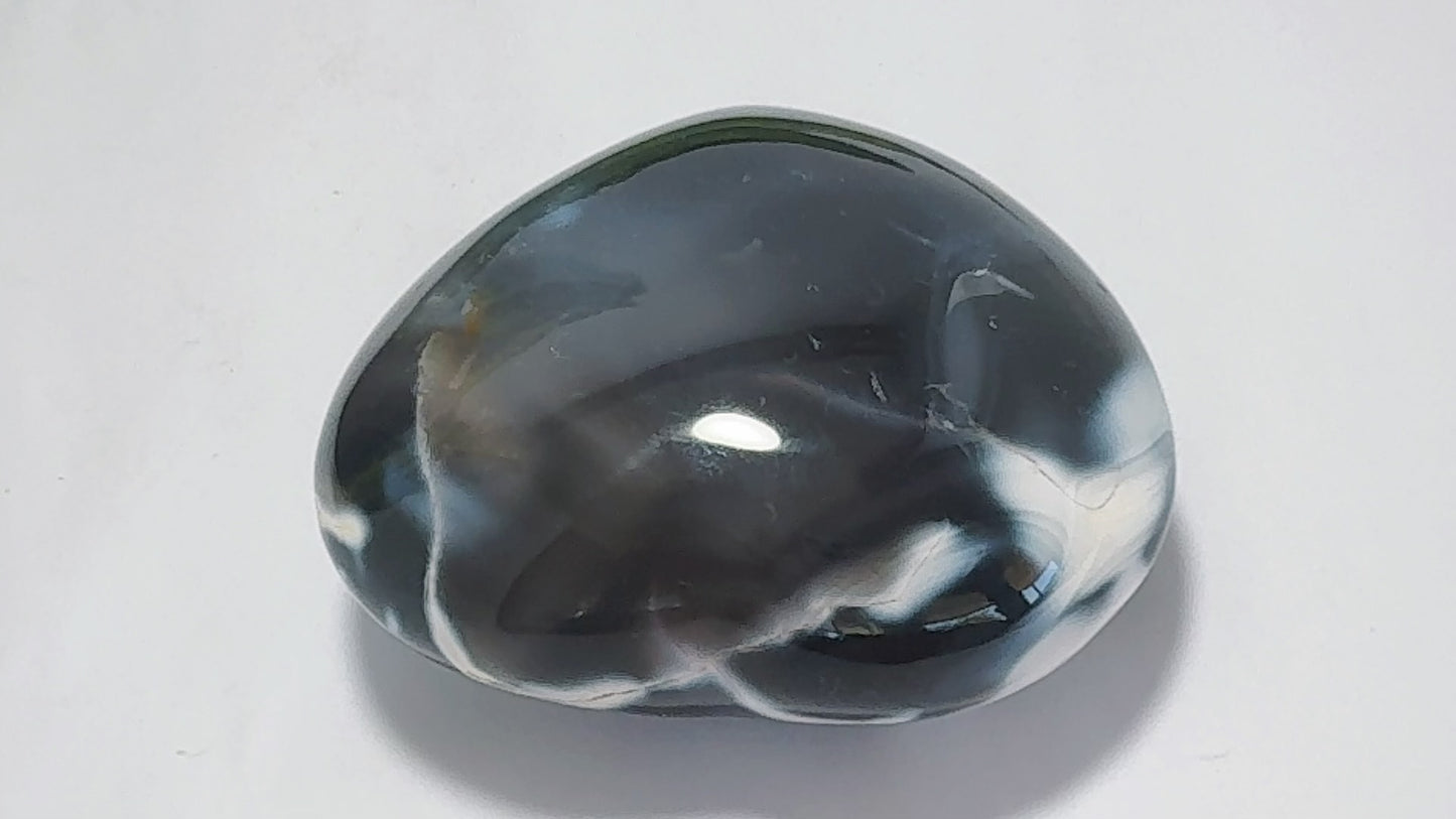 Orca Agate Heart 288g