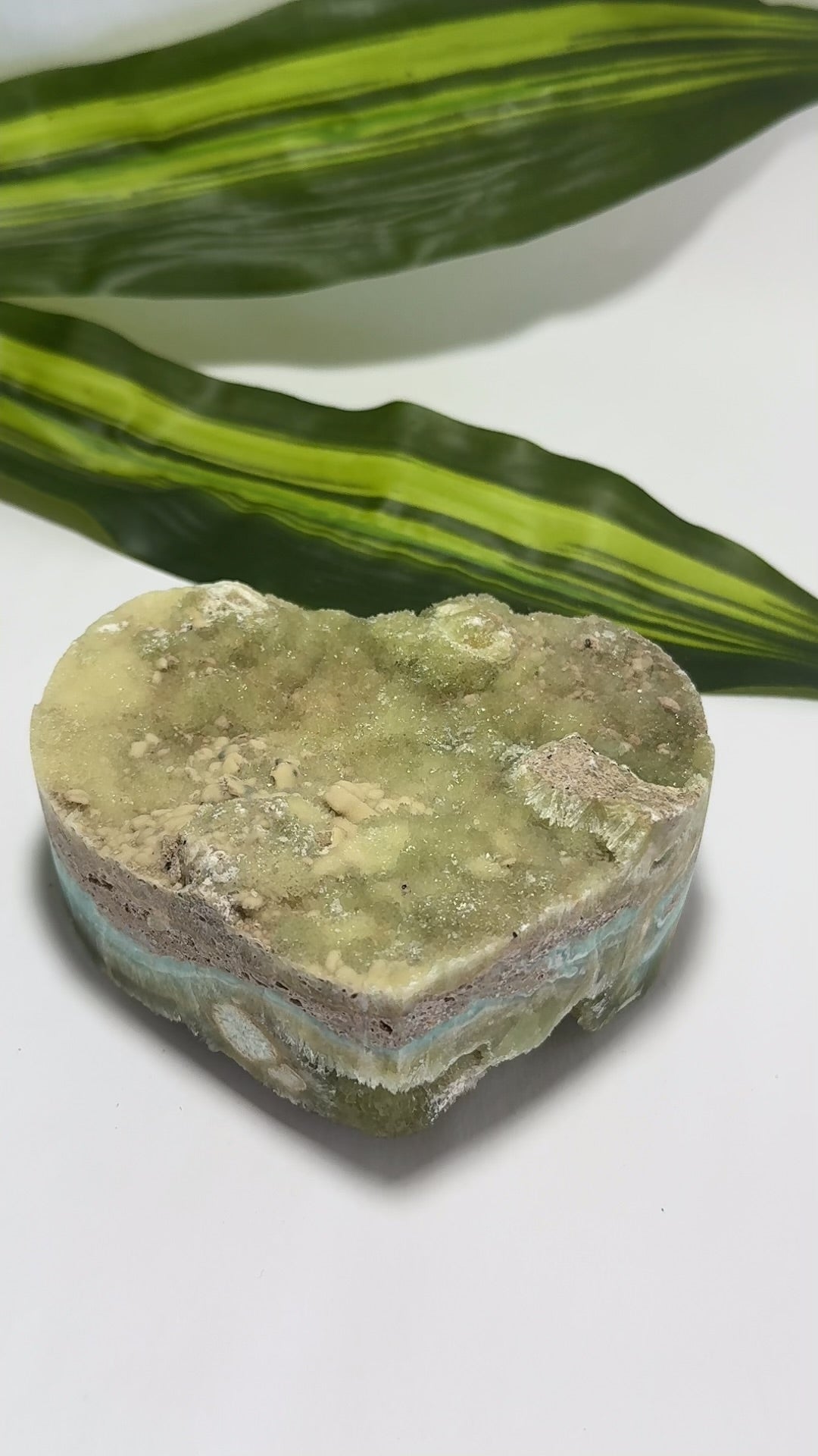 Smithsonite Heart 594g