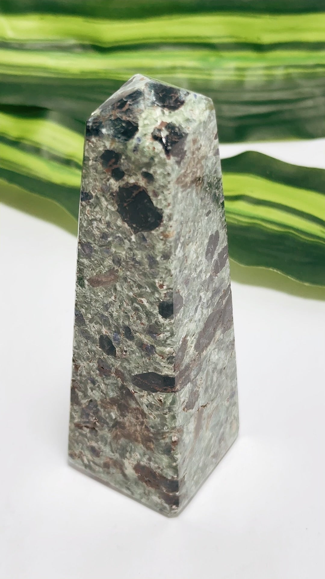 Blue Sapphire with Mica Tower 264g