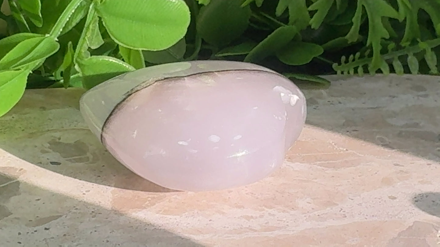Smokey Pink Mangano Heart 136g