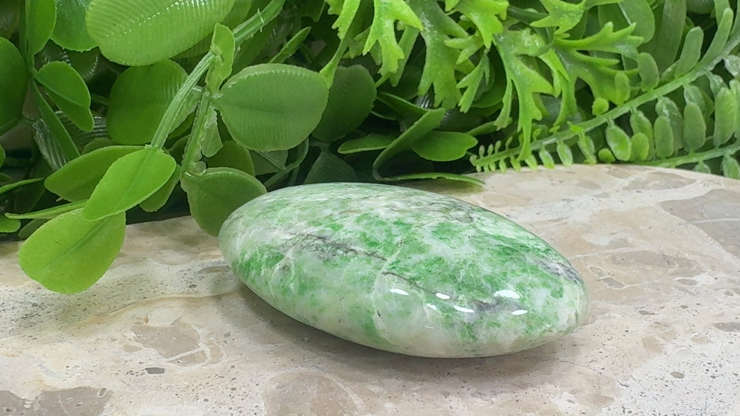 Green Apple Jadeite Palm Stone 106g