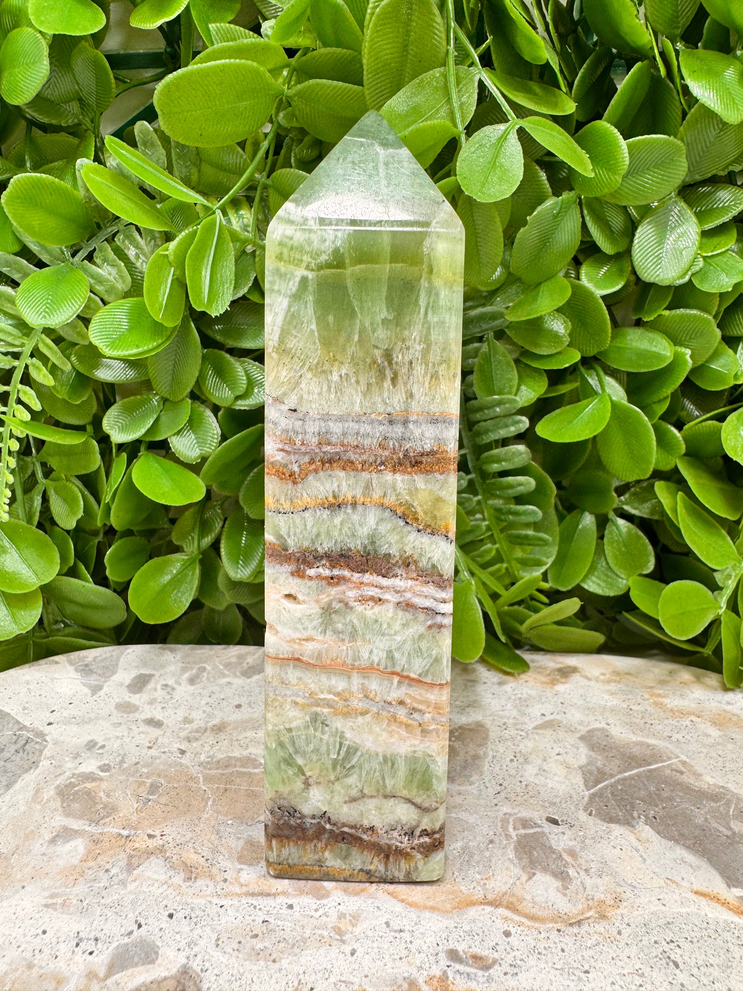 Emerald Kiwi Calcite Tower 384g
