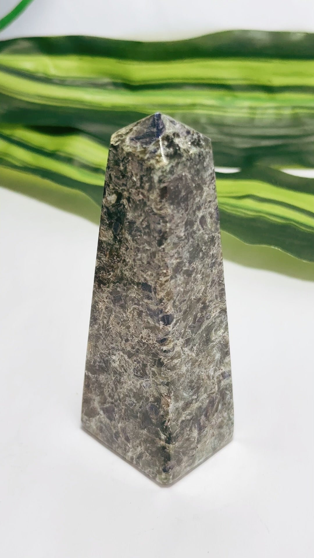 Blue Sapphire with Mica Tower 194g