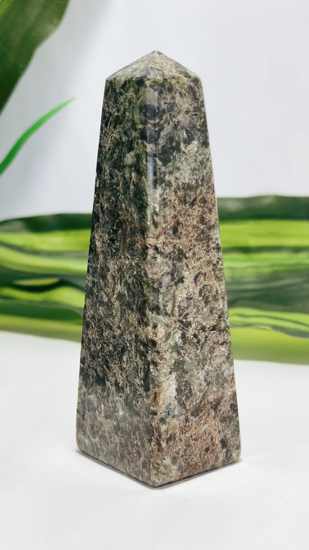 Blue Sapphire with Mica Tower 194g