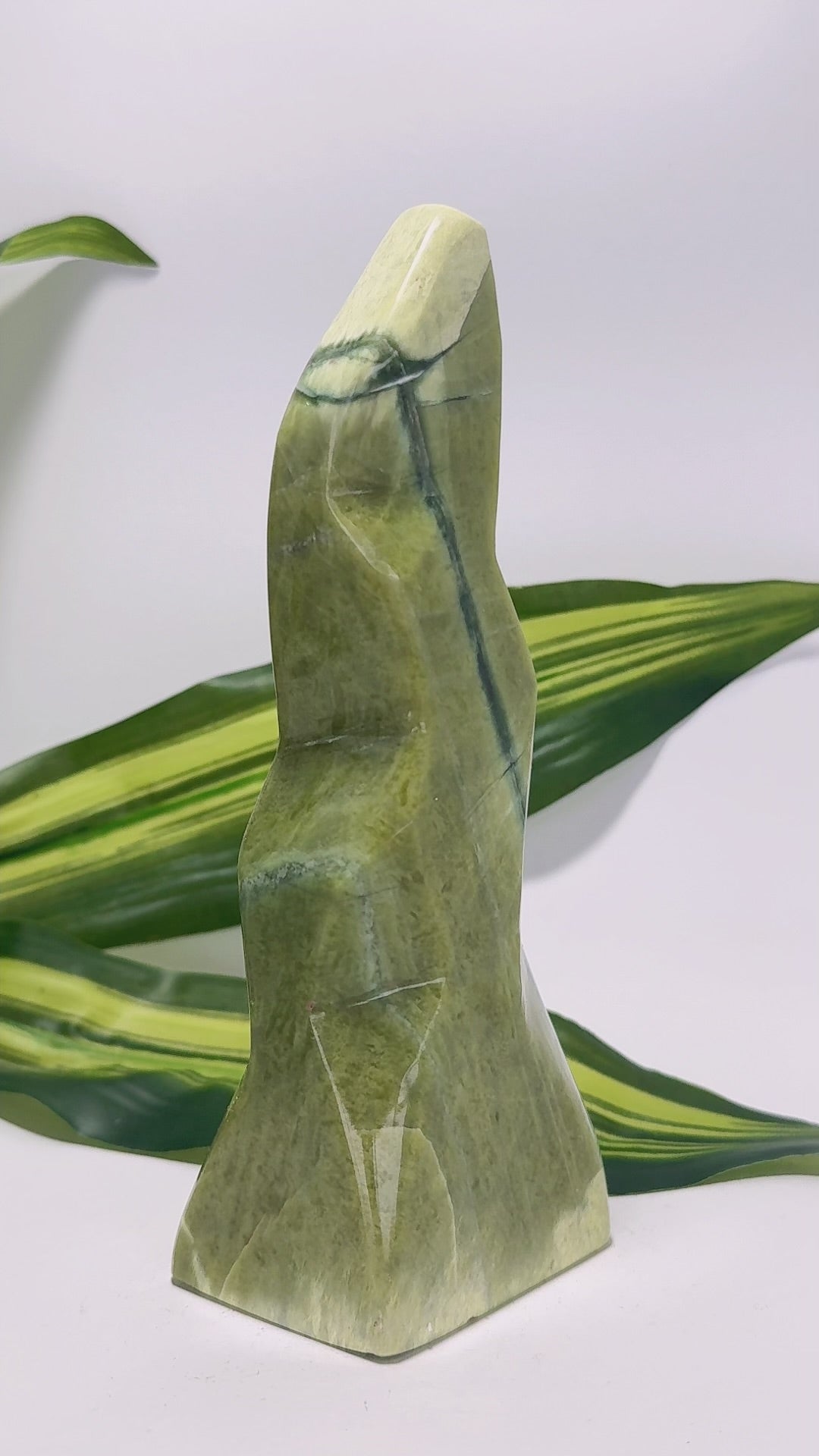 Green Jade Freeform 602g