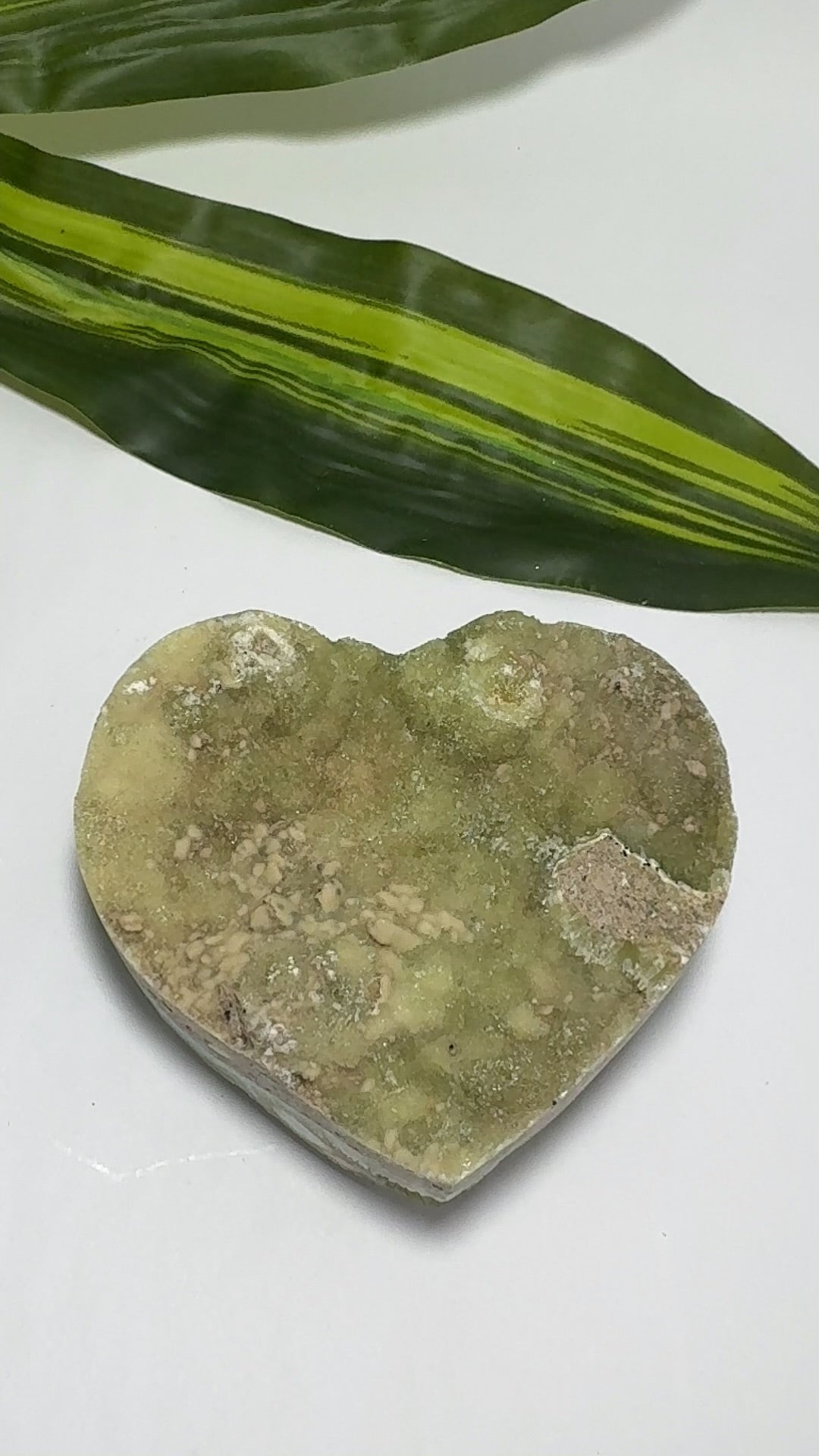 Smithsonite Heart 594g