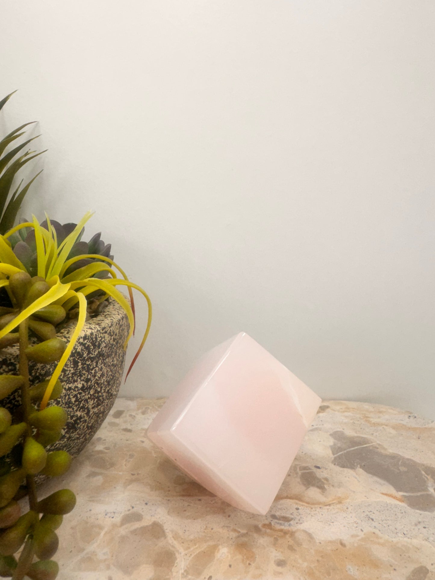 Pink Mangano Cube 310g