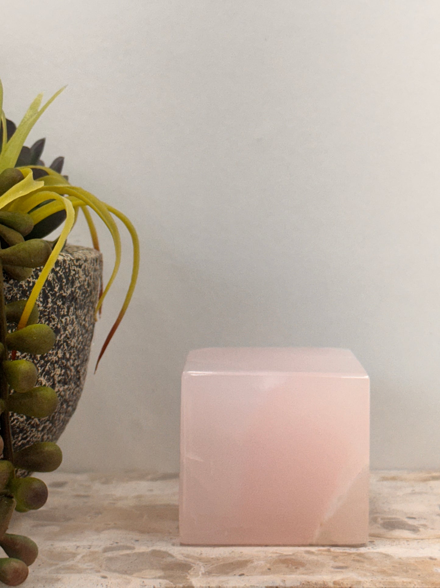 Pink Mangano Cube 310g