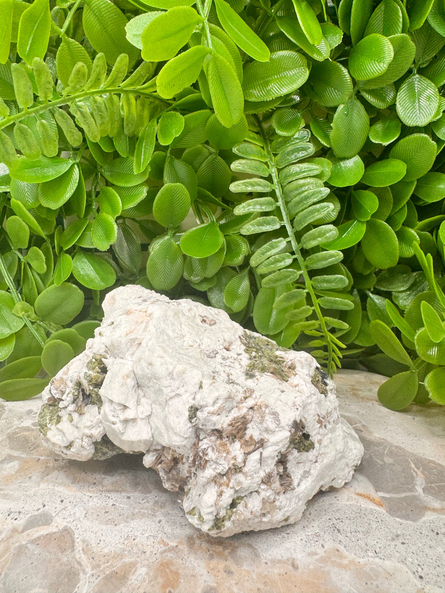 Green Tourmaline with Lepidolite 710g