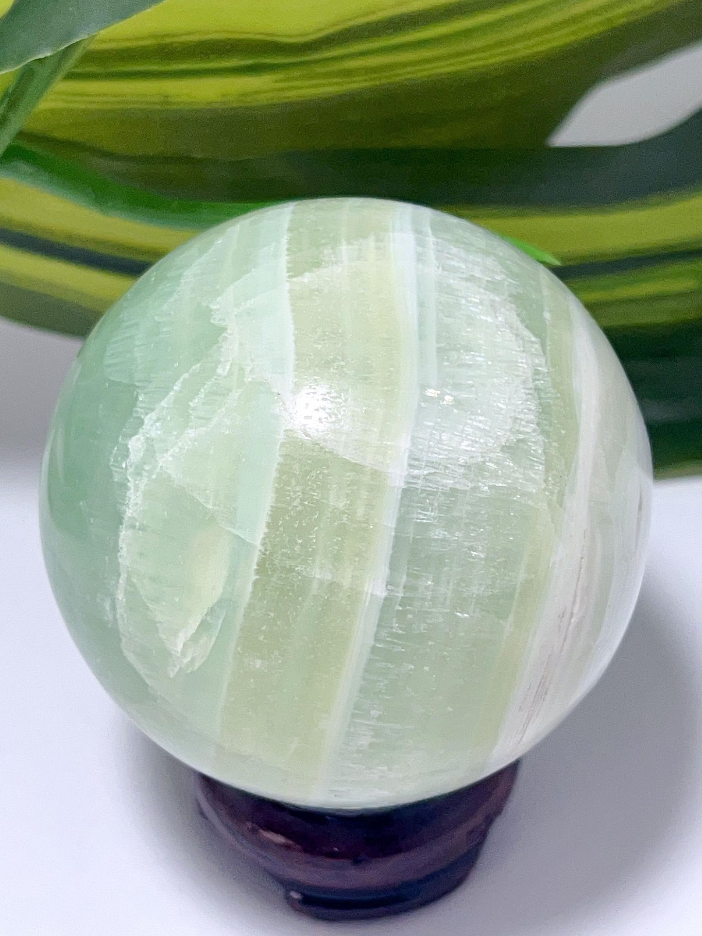 Pistachio Sphere - 427g