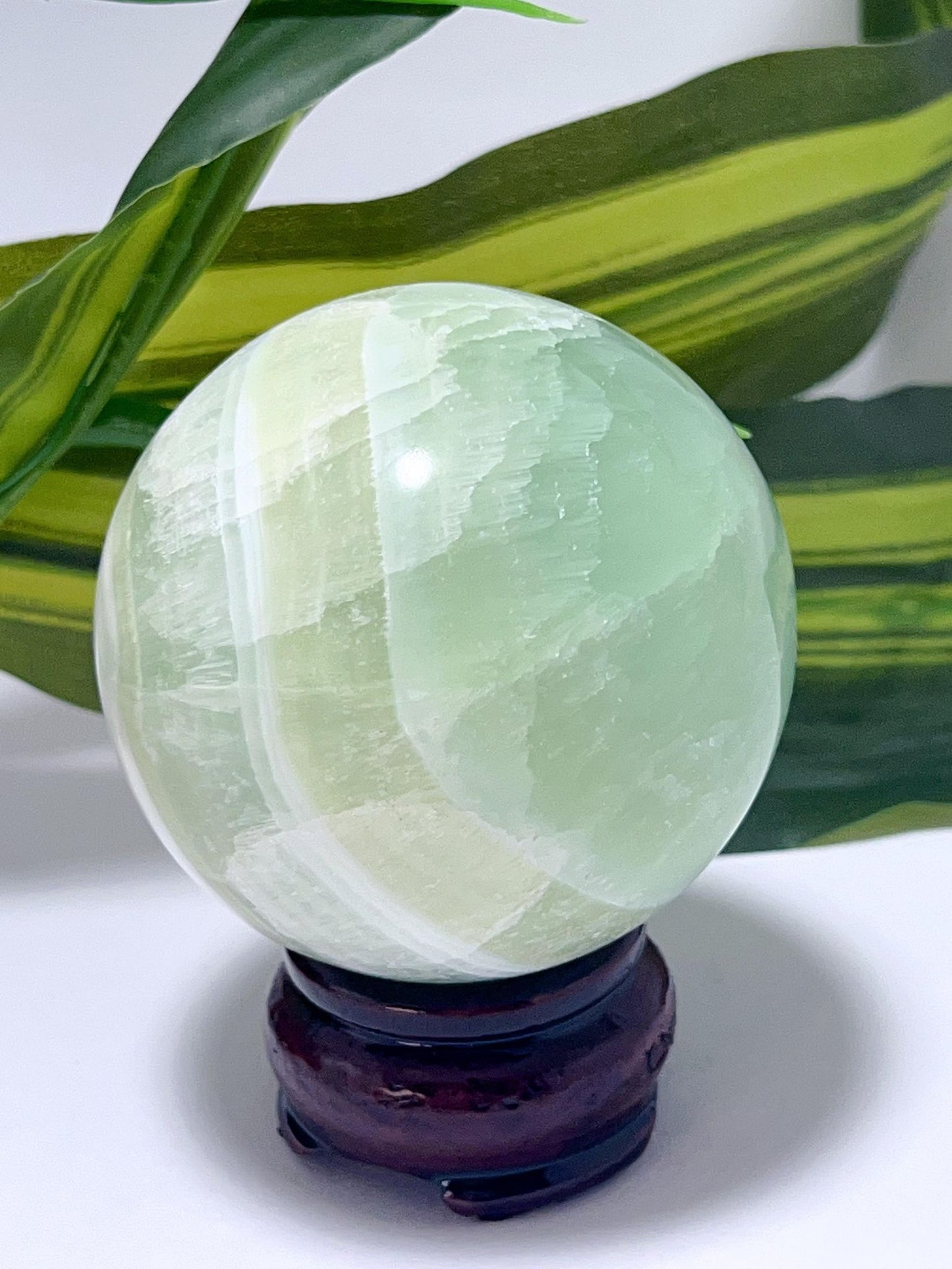 Pistachio Sphere - 427g