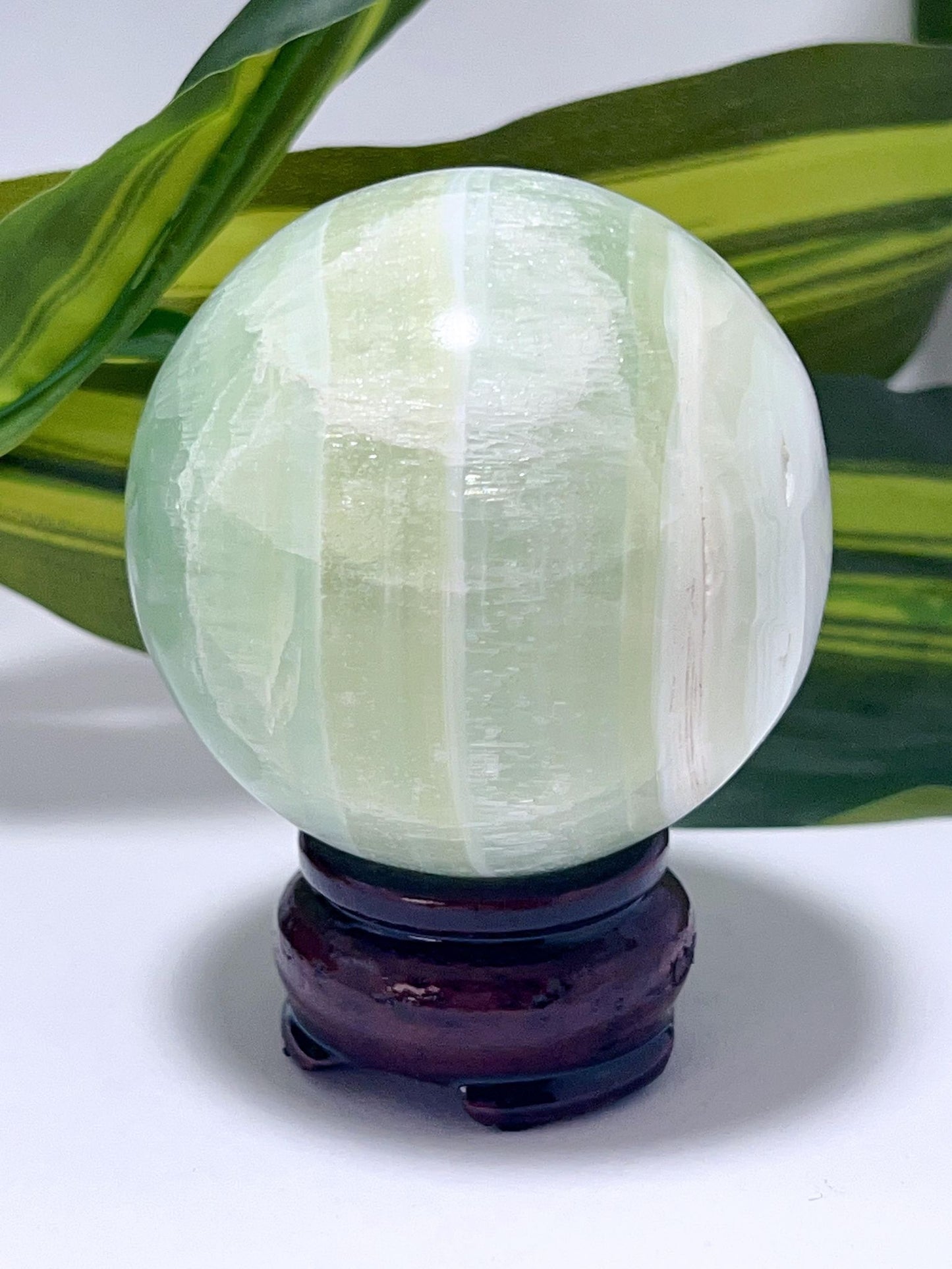 Pistachio Sphere - 427g