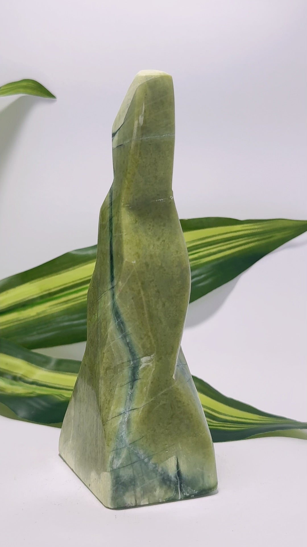 Green Jade Freeform 602g