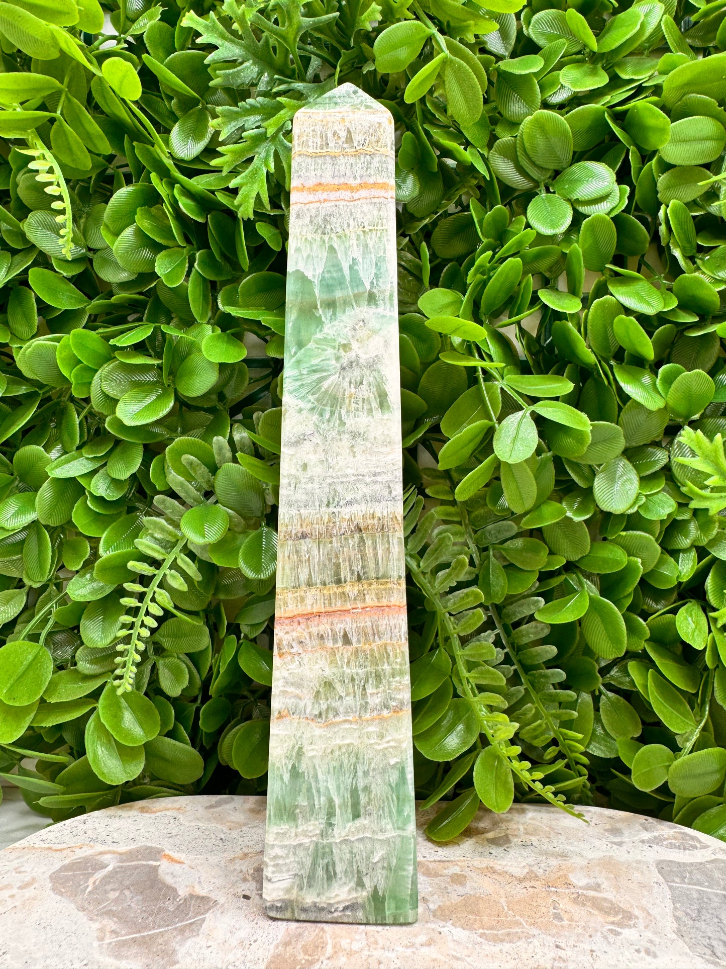 Emerald Kiwi Calcite Tower 960g