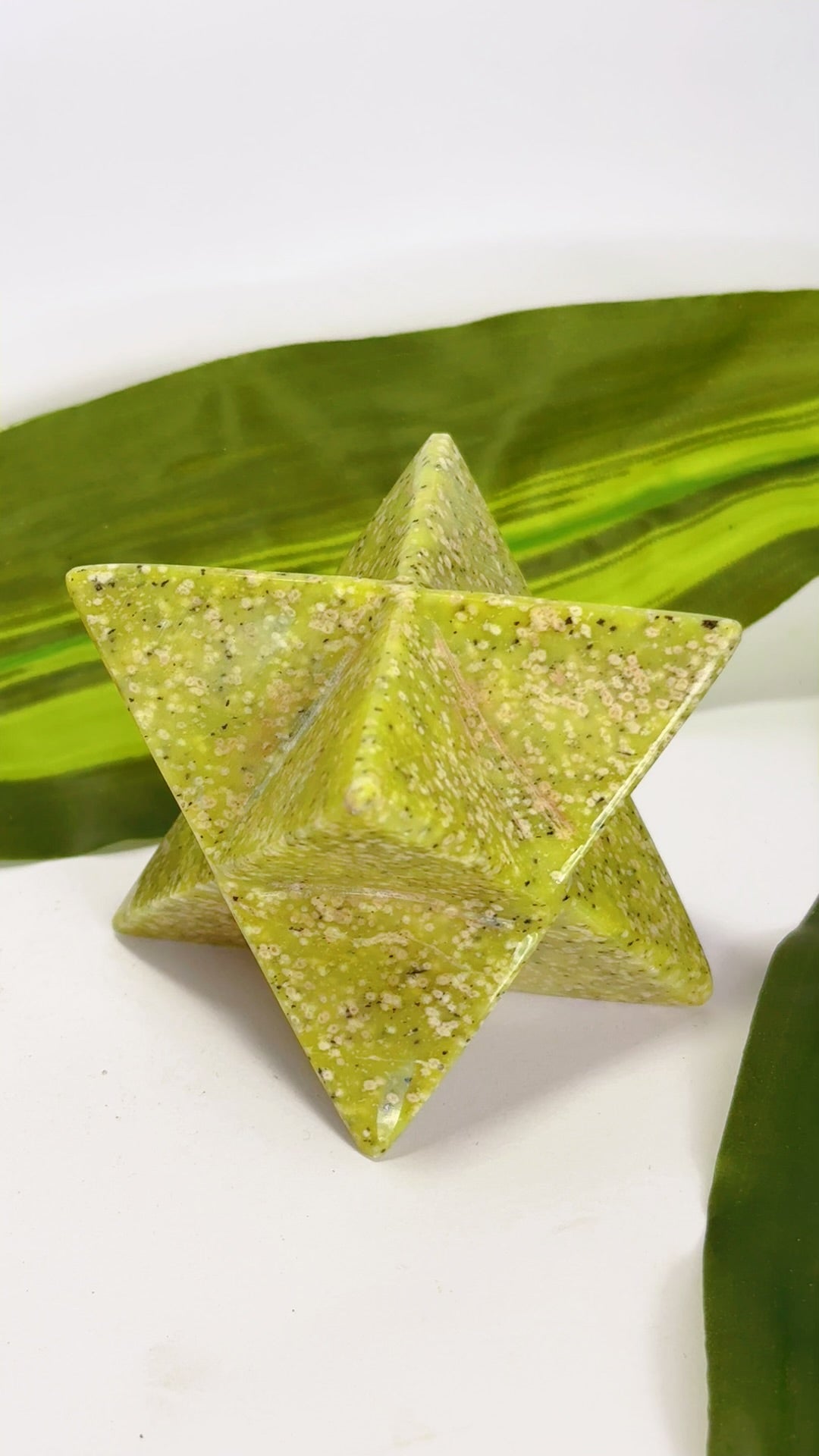 Doted Serpentine Sphere 202g