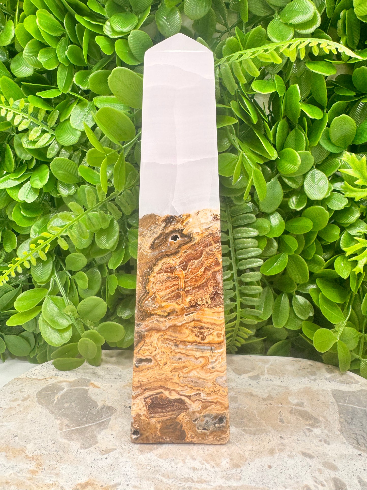 Pink Mangano / Pakistan Bumble Bee Jasper Tower 998g