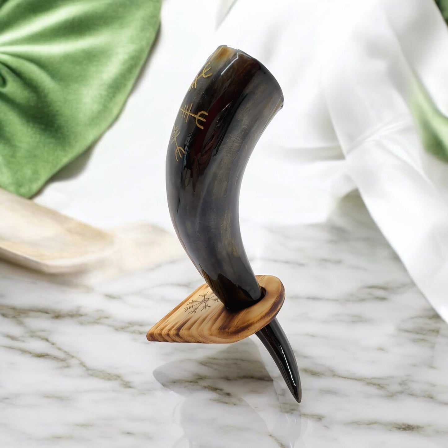 Pagan Compass [vegvisir Drinking Horn with Wooden Stand 300g