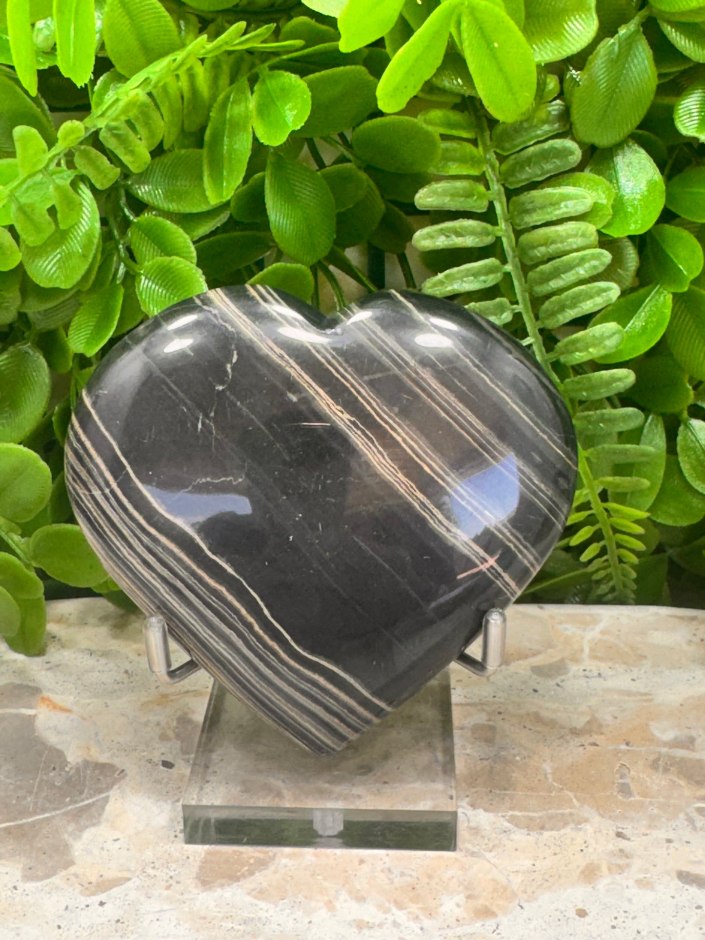 Black Banded Onyx Heart 246g