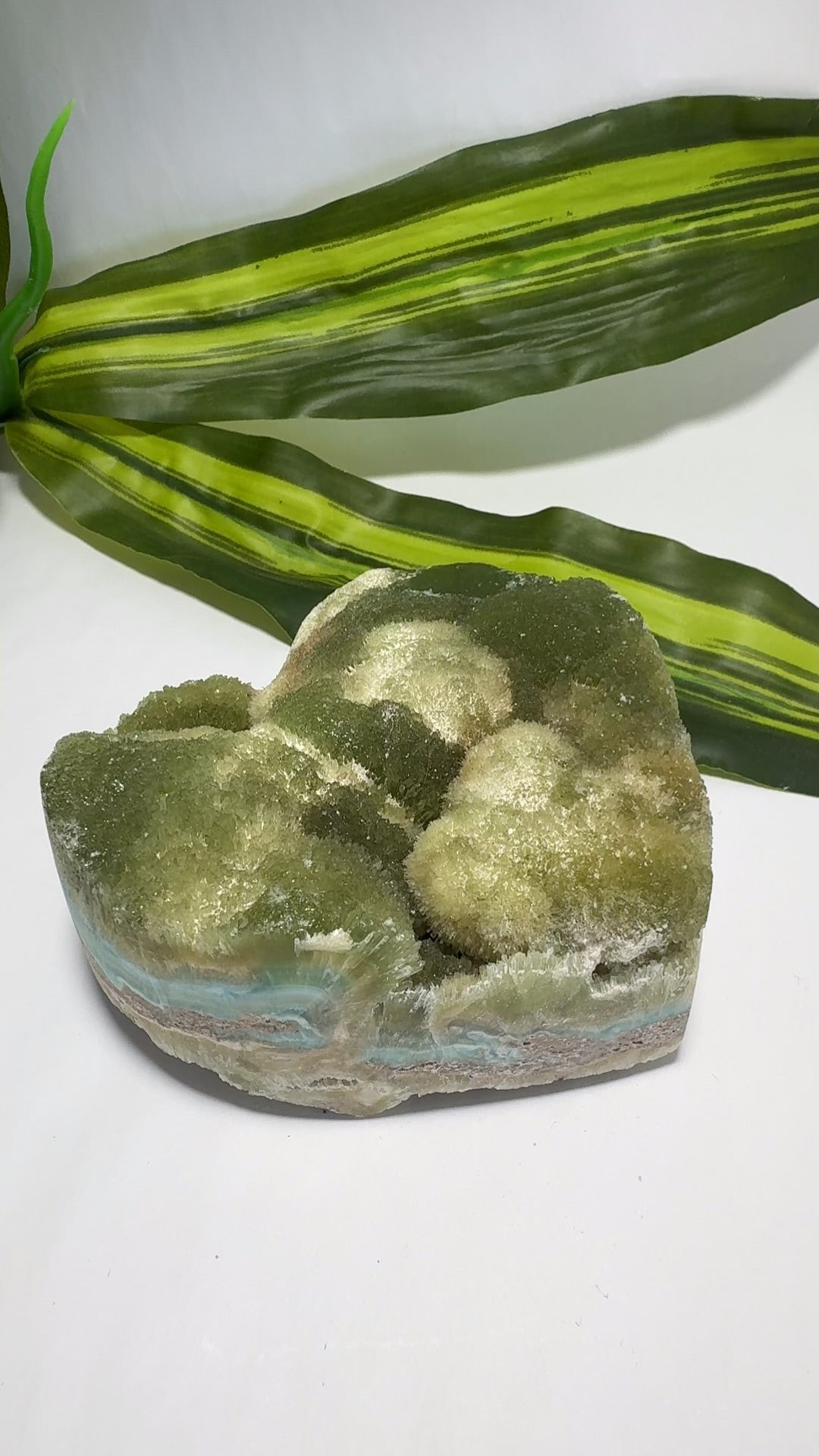 Smithsonite Heart 594g
