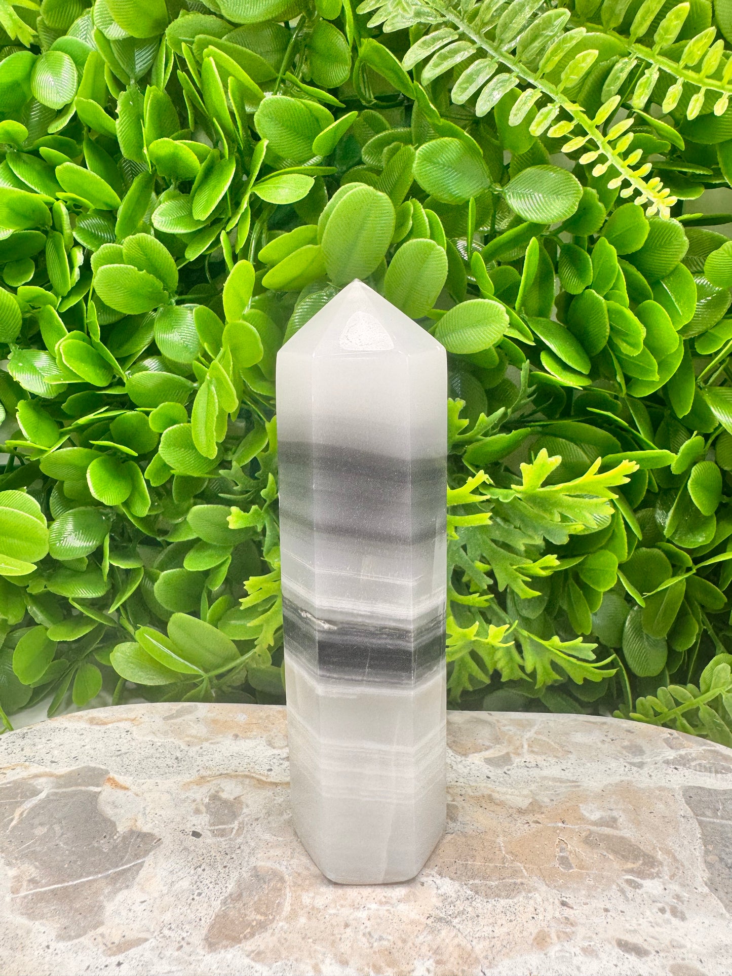 Black & White Onyx Tower 336g