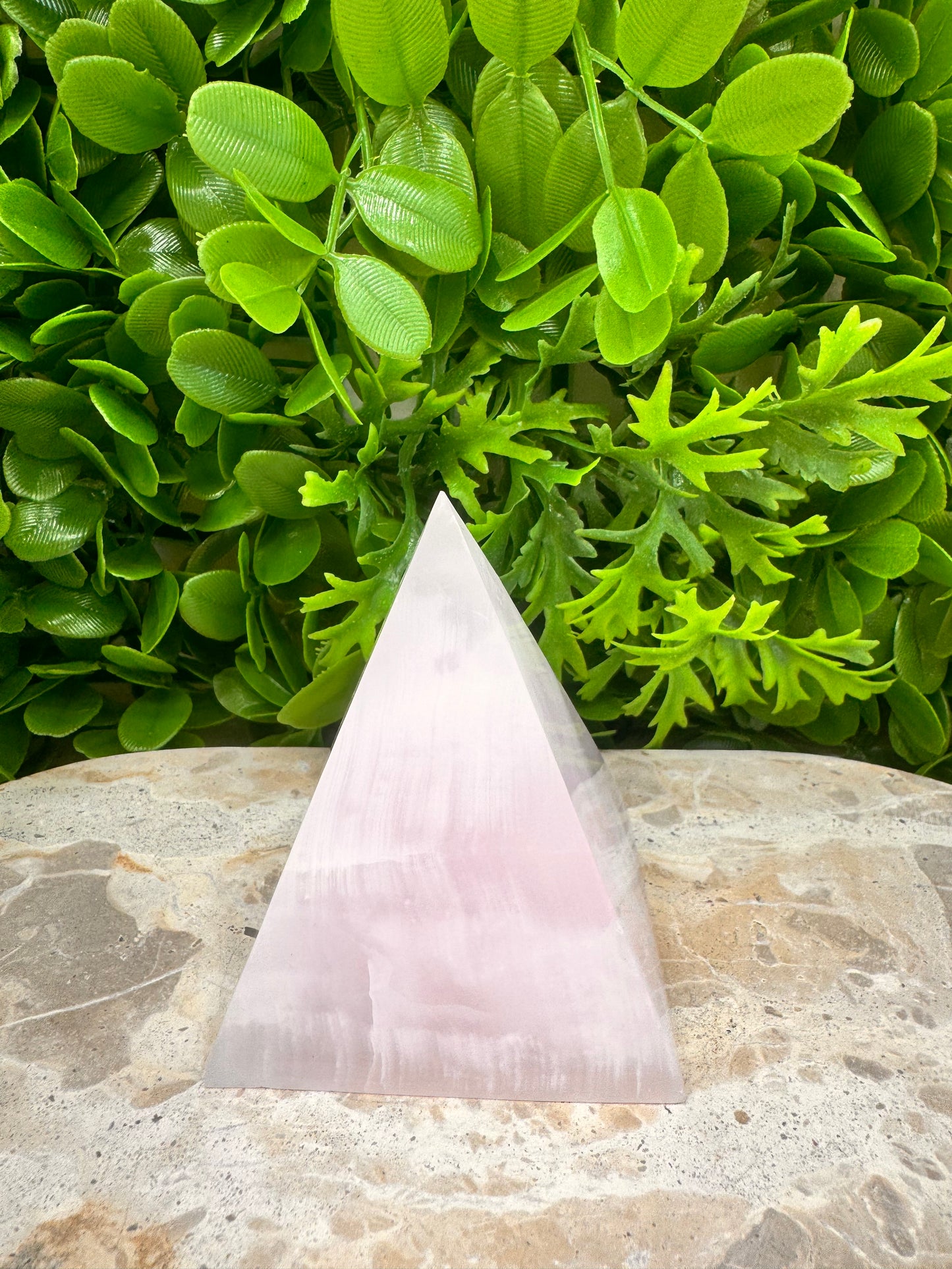 Pink Mangano Pyramid 394g