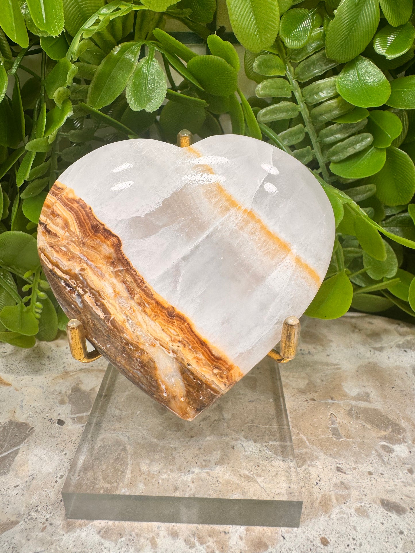 Pink Mangano with Pakistan Bumble Bee Jasper Heart 162g