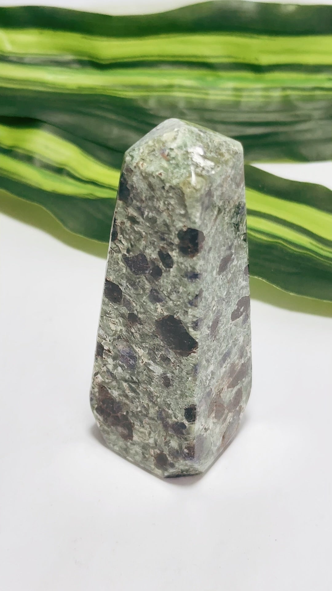 Blue Sapphire with Mica Tower 198g