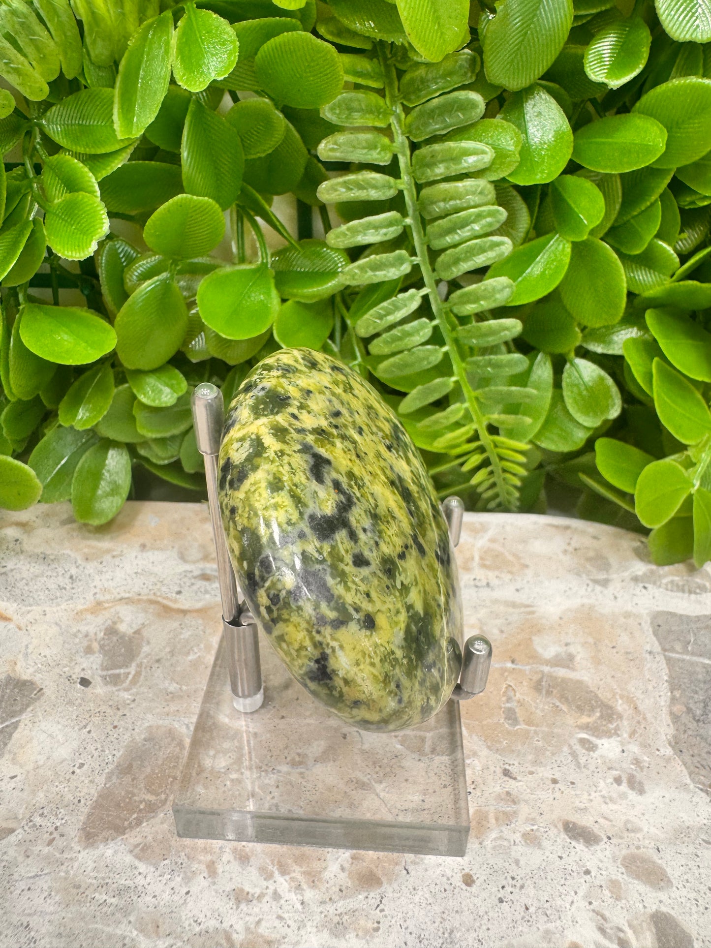 Mixed Serpentine Palm Stone 140g