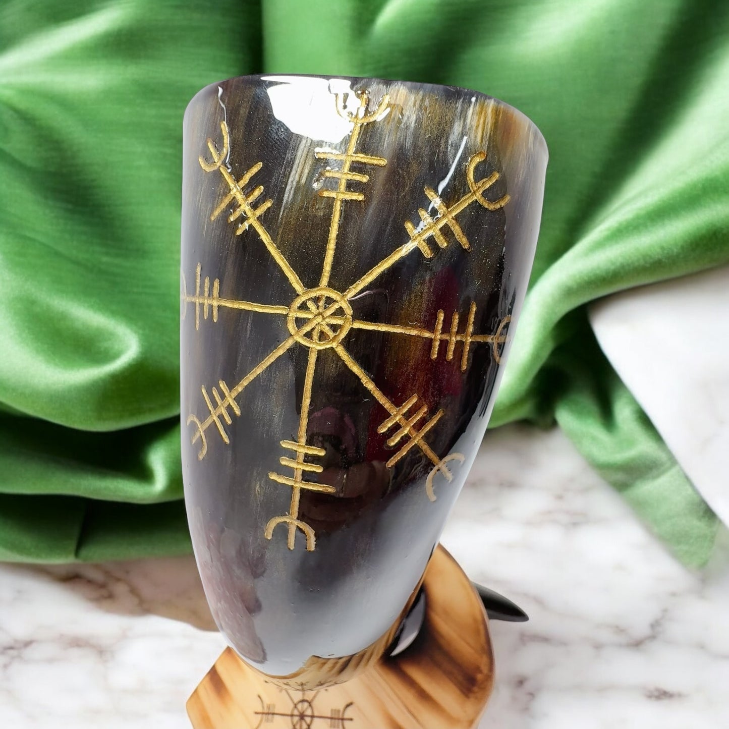 Pagan Compass [vegvisir Drinking Horn with Wooden Stand 300g