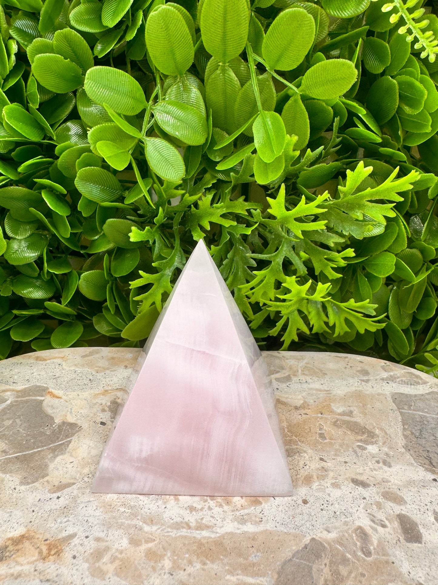 Pink Mangano Pyramid 394g