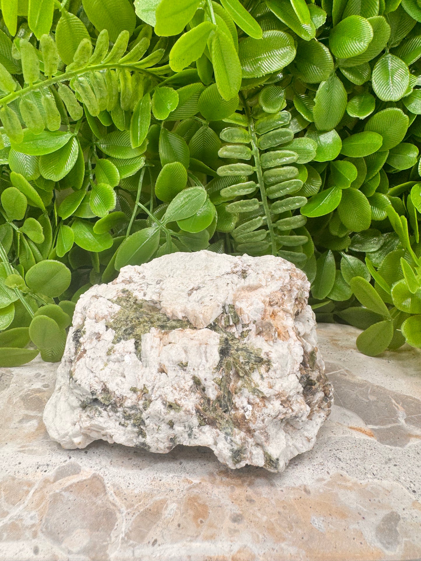 Green Tourmaline with Lepidolite 710g