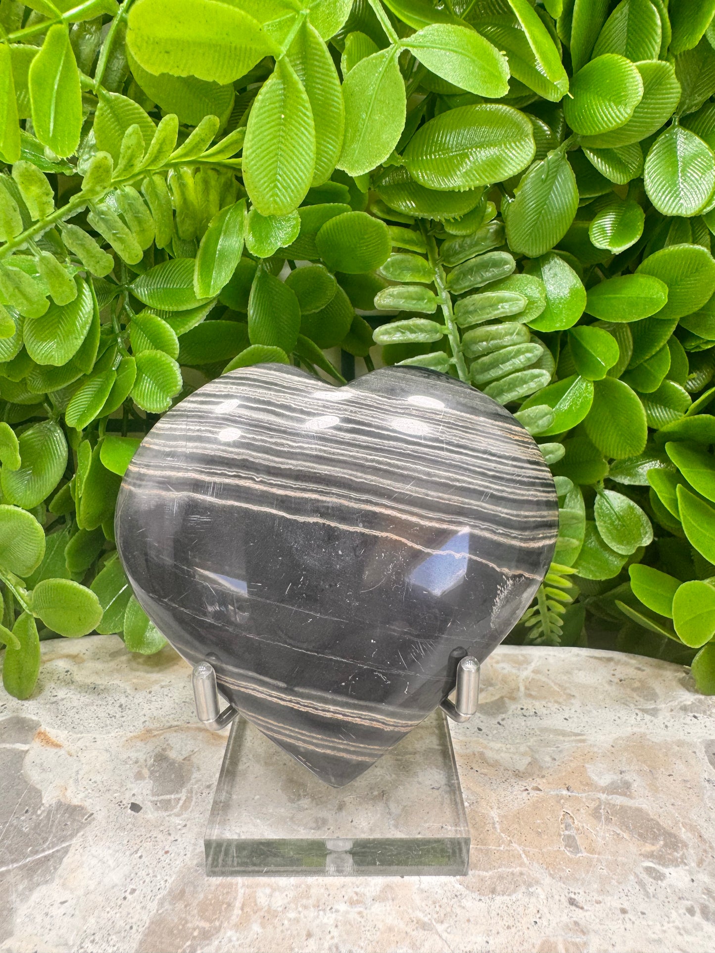 Black Banded Onyx Heart 222g