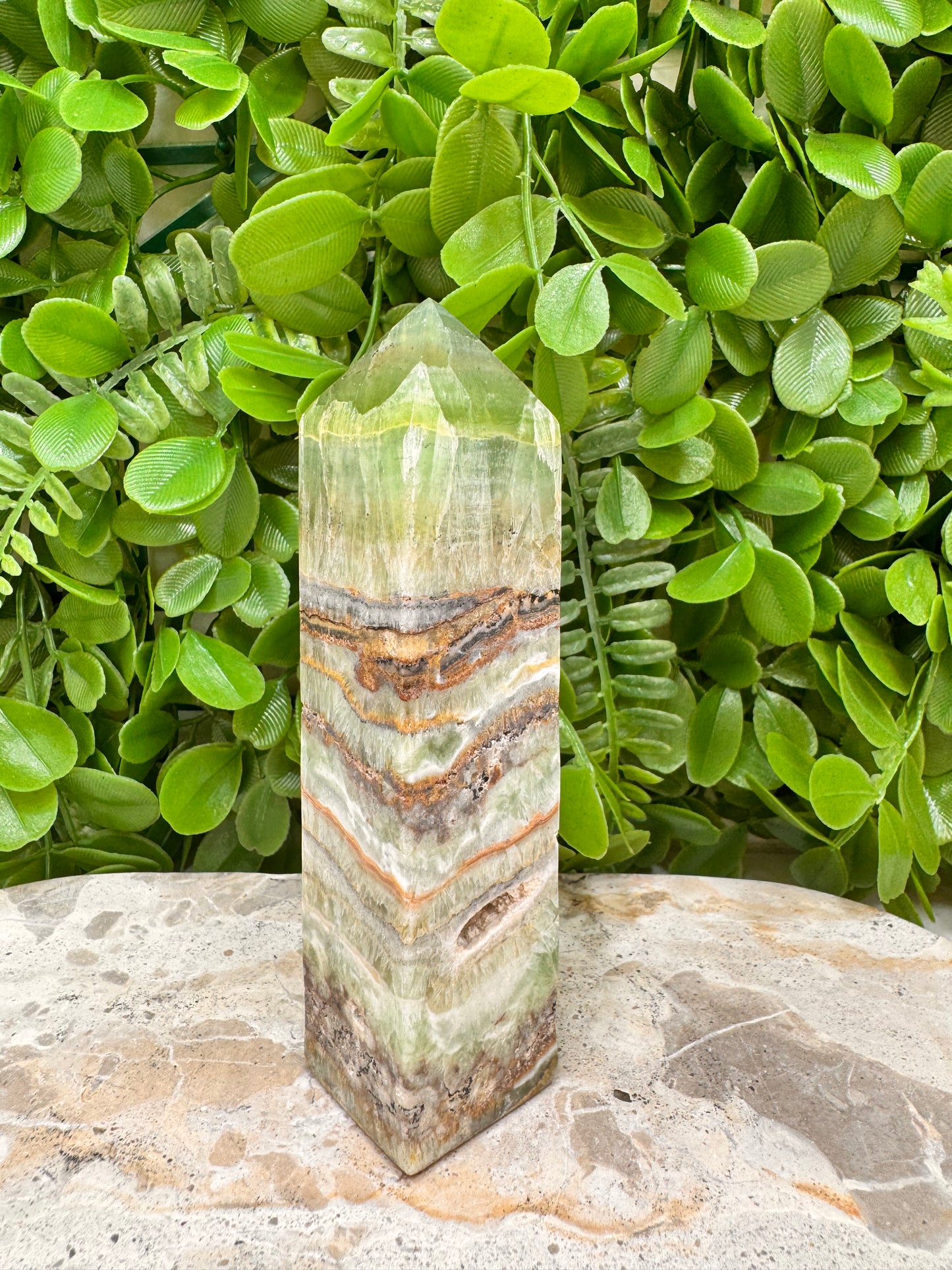 Emerald Kiwi Calcite Tower 302g