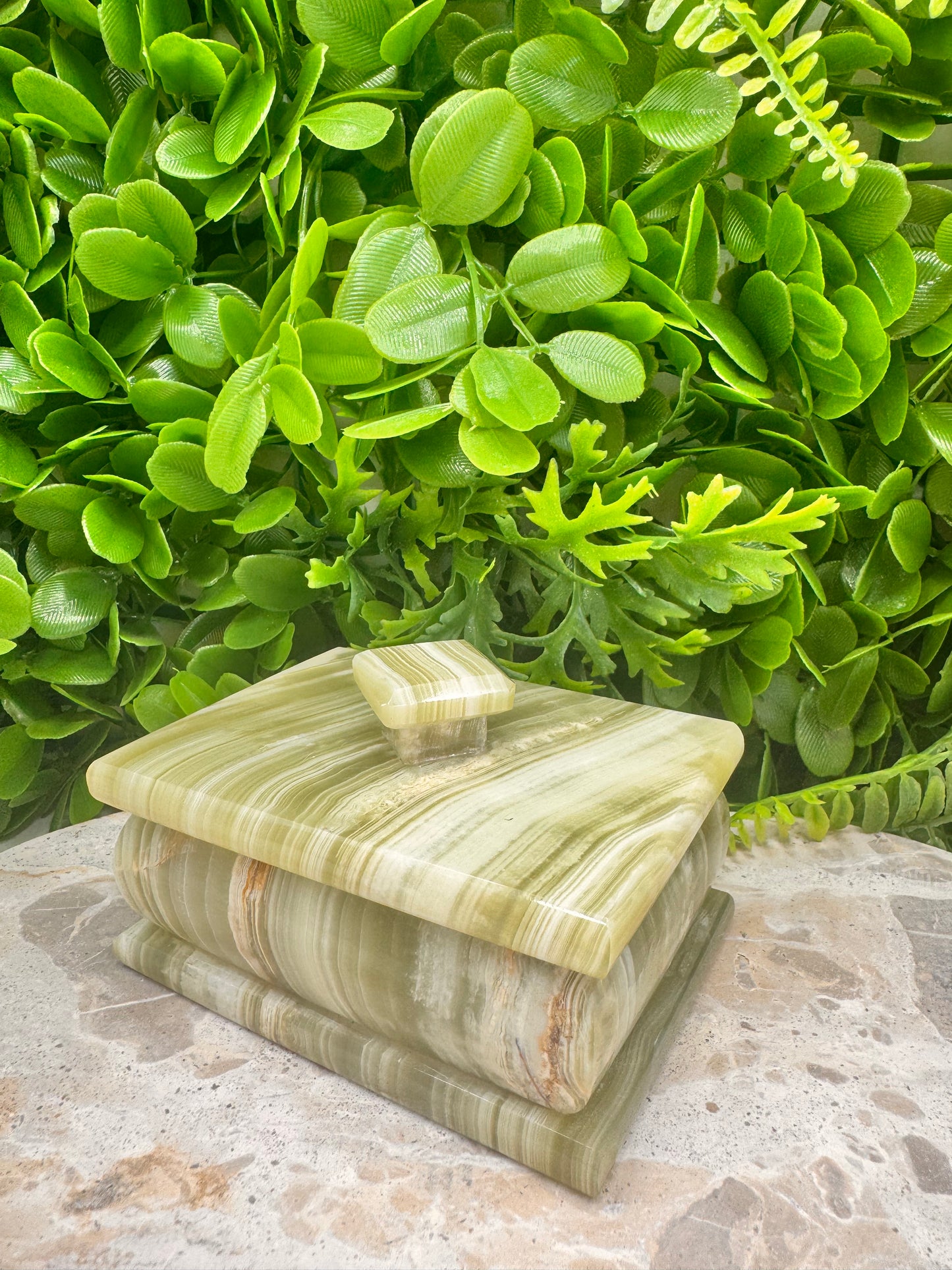 Green Banded Onyx Trinket Jewellery Box with lid 576g