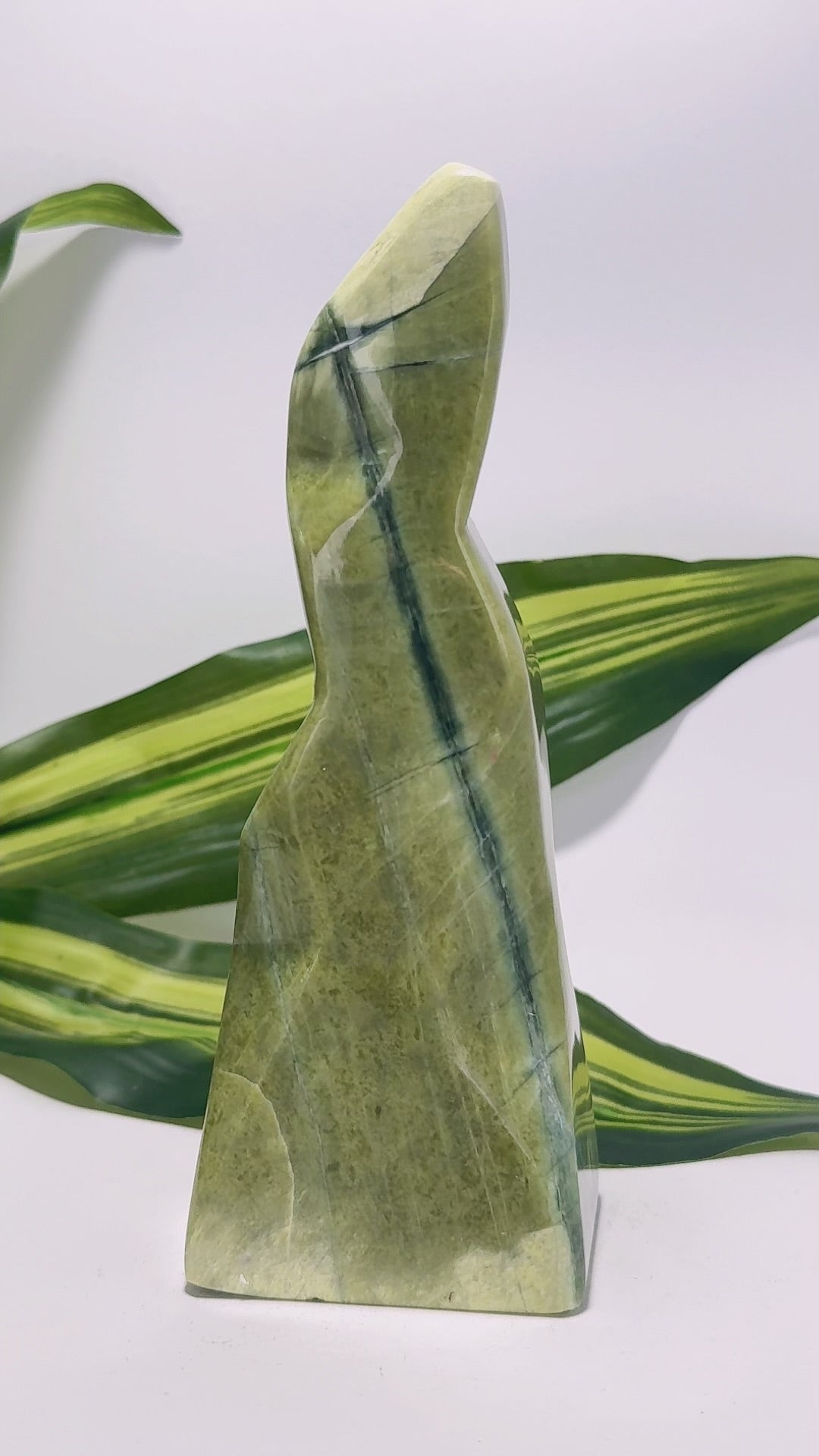 Green Jade Freeform 602g