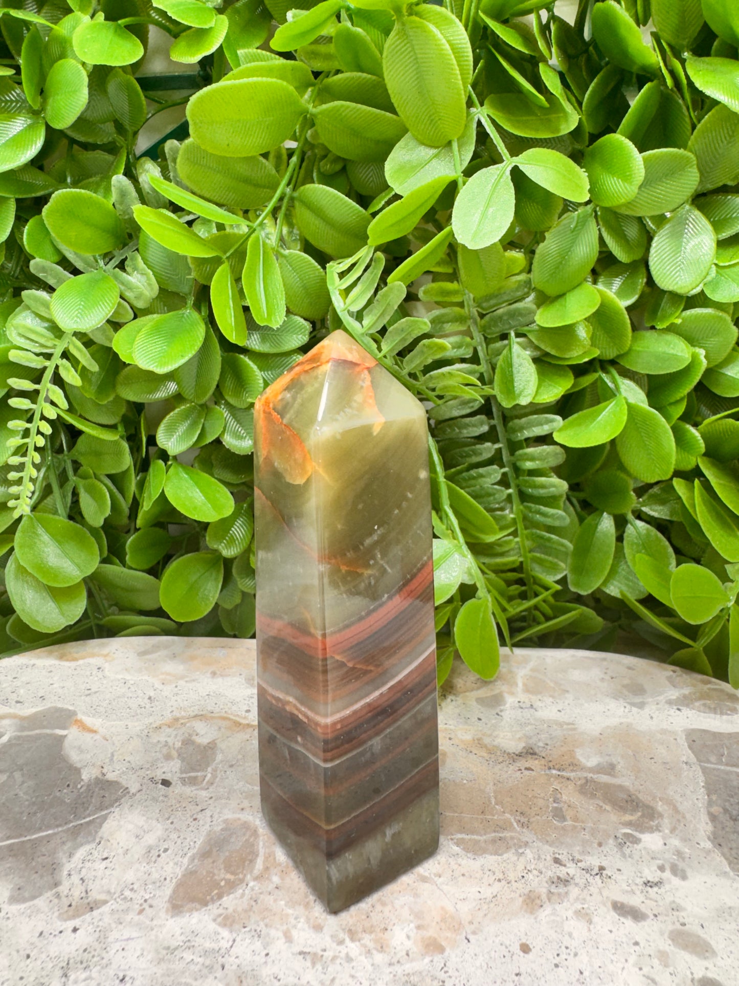 Green Banded Onyx point 198g