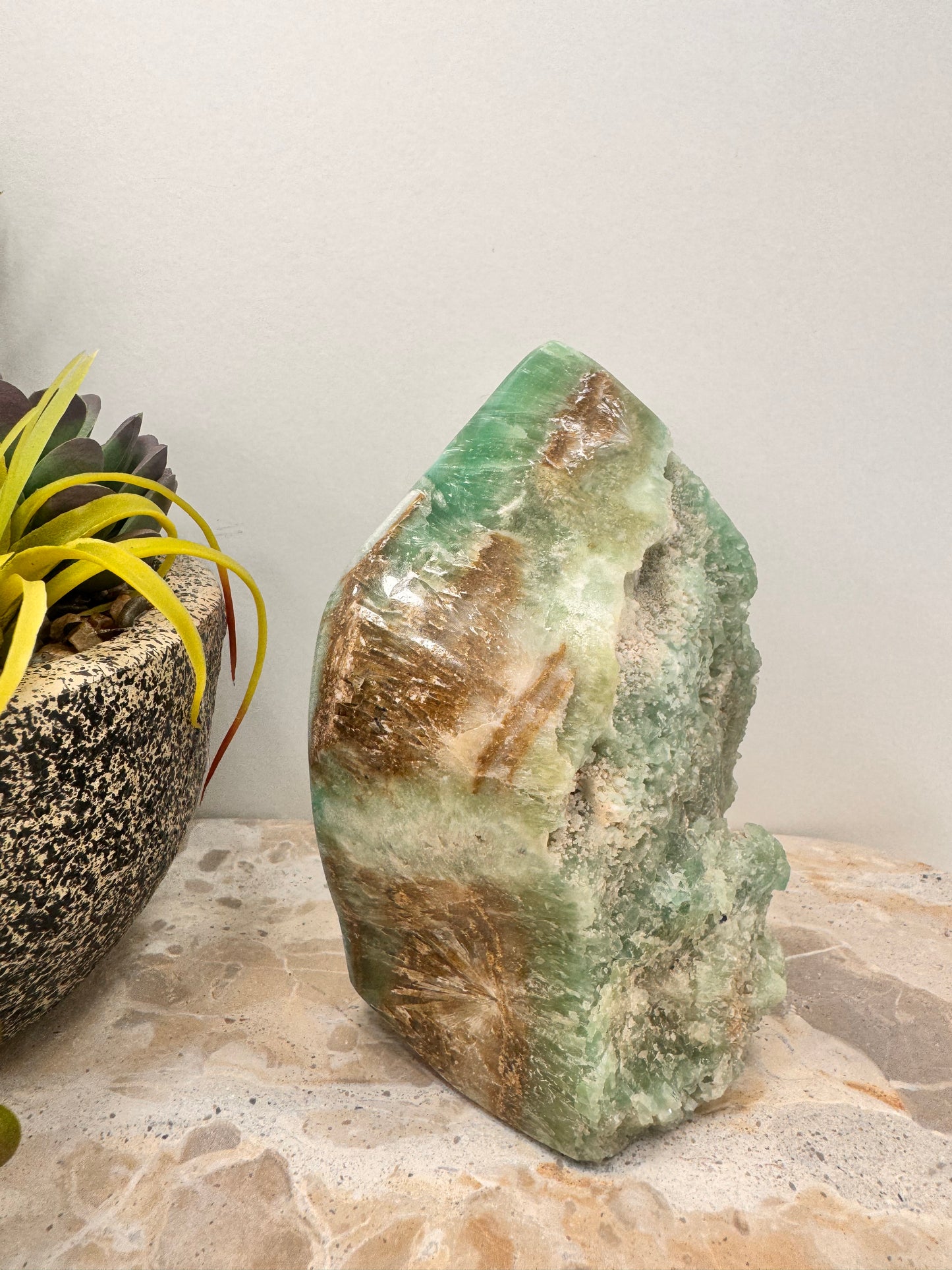 Smithsonite Tower 928g