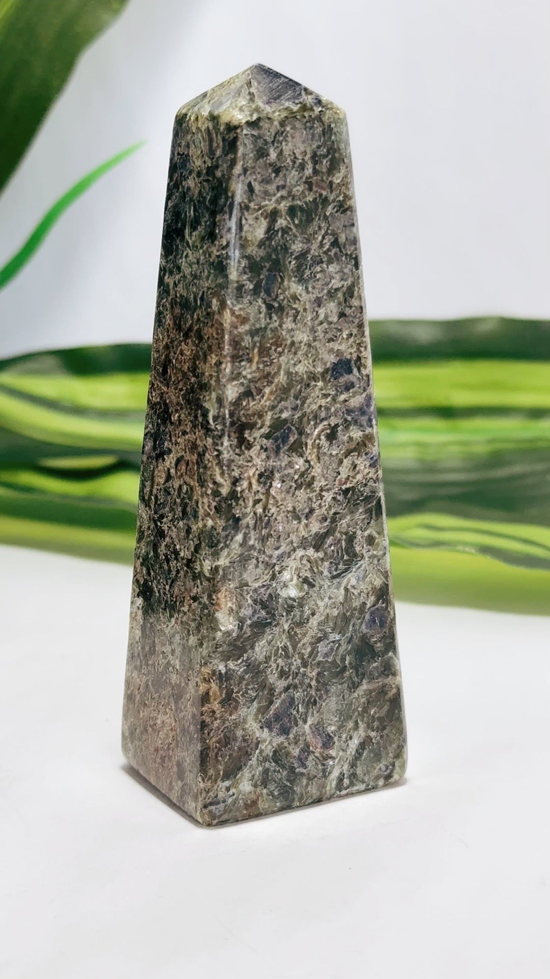 Blue Sapphire with Mica Tower 194g