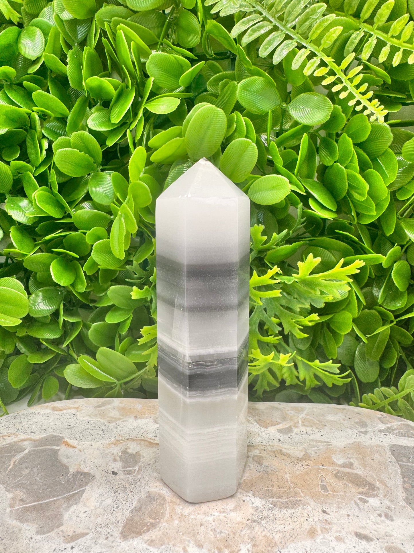 Black & White Onyx Tower 336g