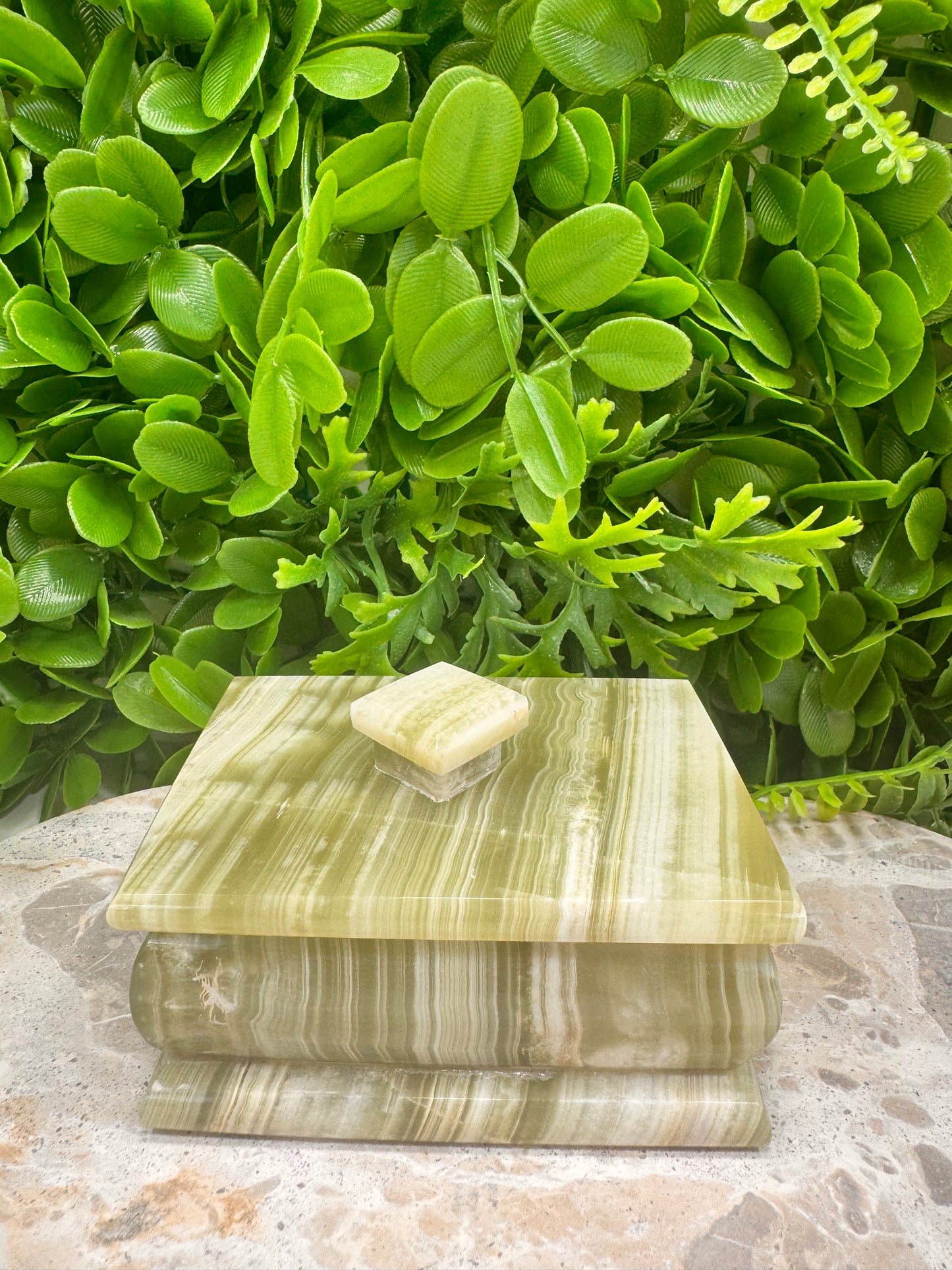 Green Banded Onyx Trinket Jewellery Box with lid 544g