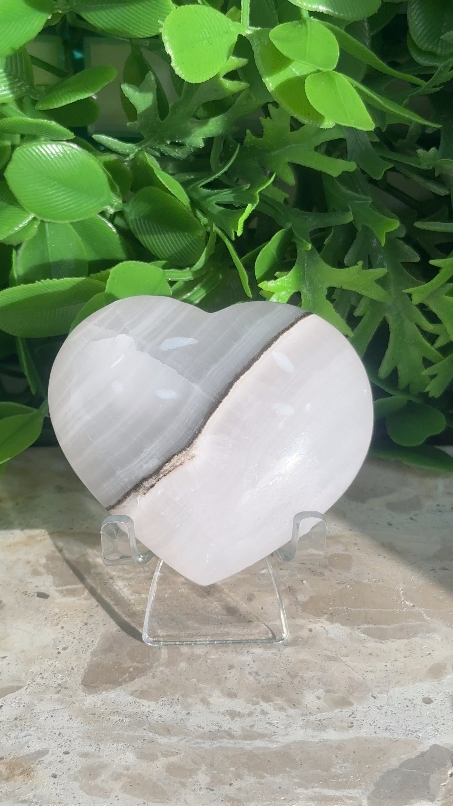 Smokey Pink Mangano Heart 136g