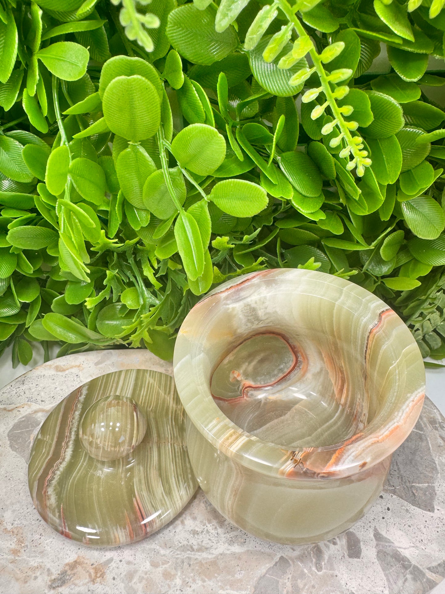 Green Banded Onyx Jar with lid 696g