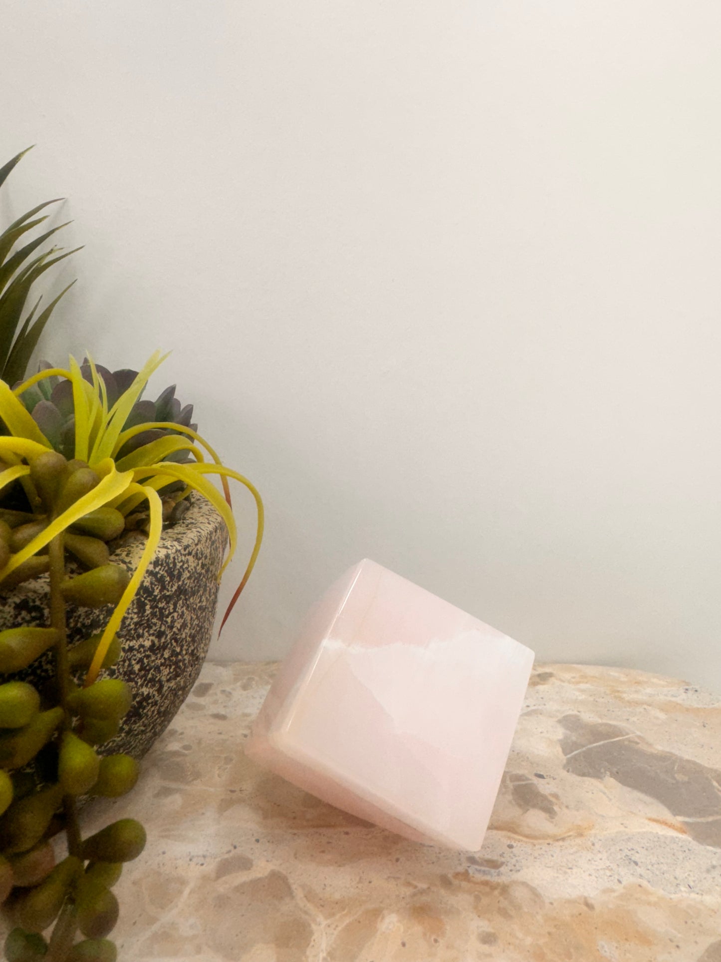 Pink Mangano Cube 310g