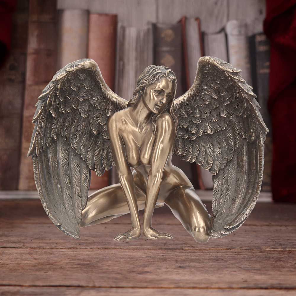 Angels Passion Figurine 17.5cm