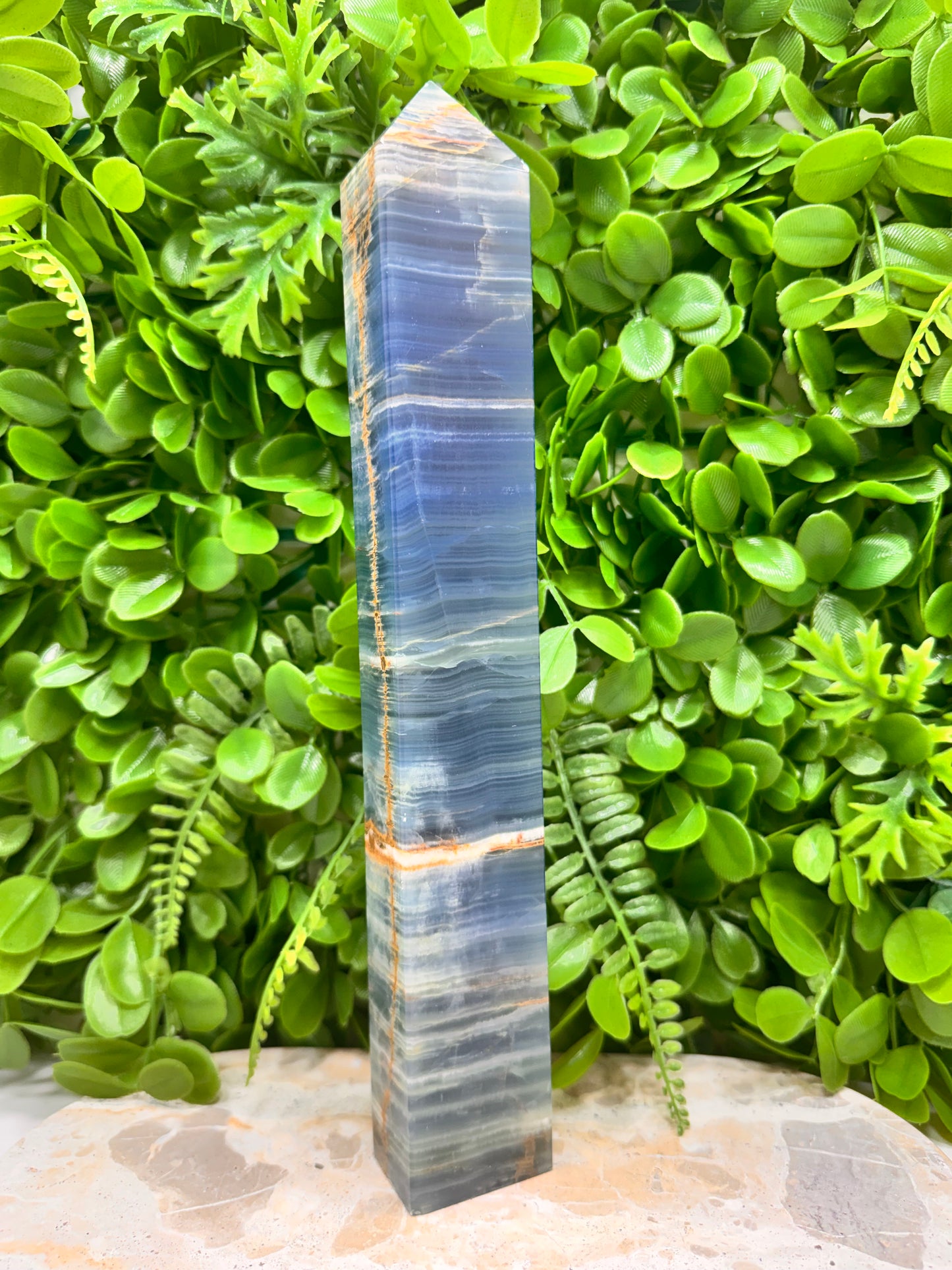 Blue Banded Onyx Tower 780g