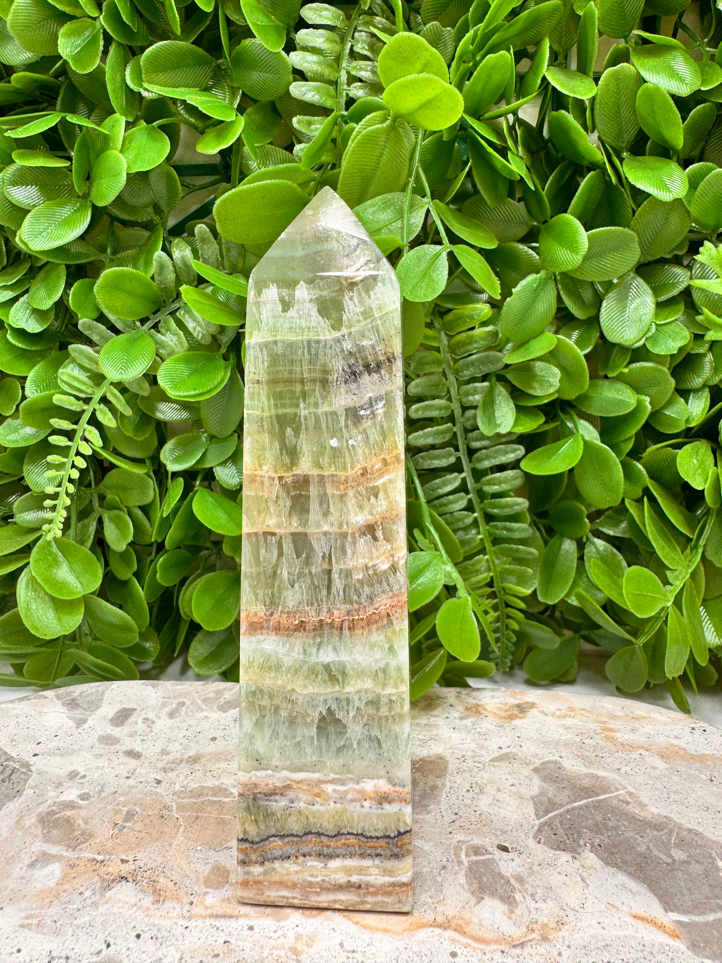 Emerald Kiwi Calcite Tower 422g