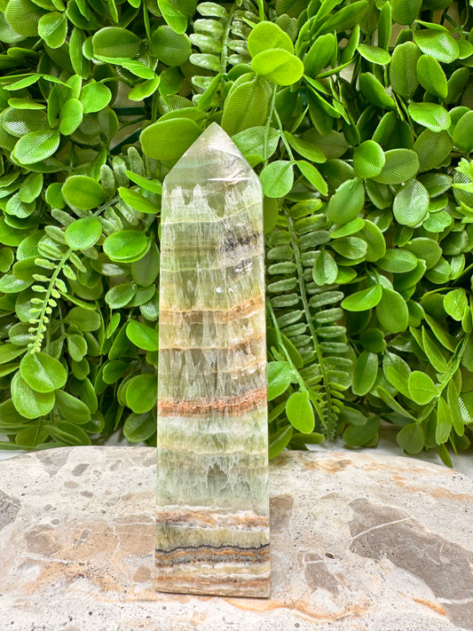 Emerald Kiwi Calcite Tower 422g