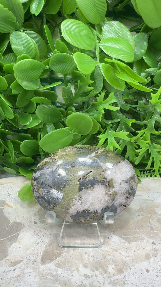Epidote/Hematite with Quartz Palm Stone 169g