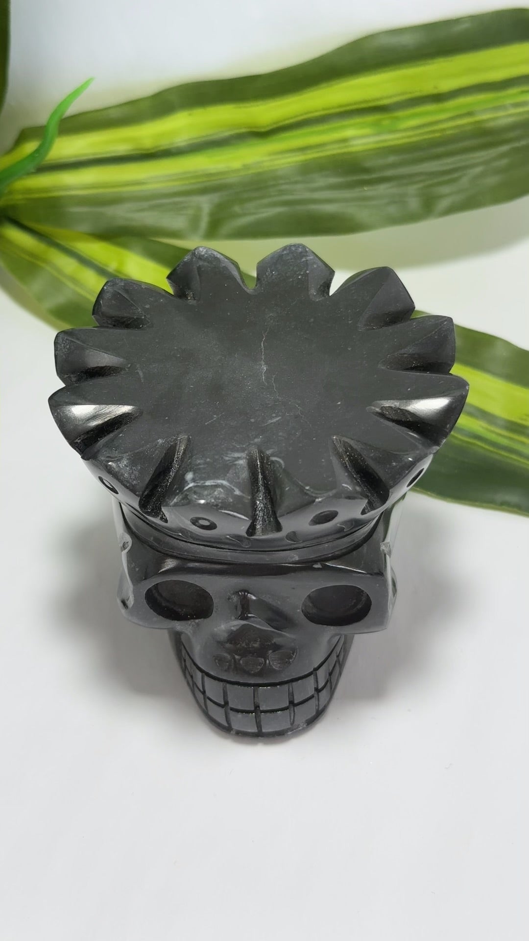 Black Jade King Skull 954g